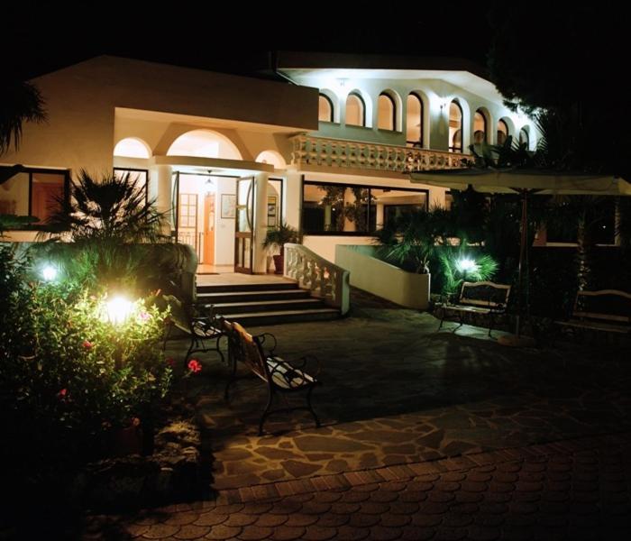 Villaggio Pineta Petto Bianco Capo Vaticano Exterior foto