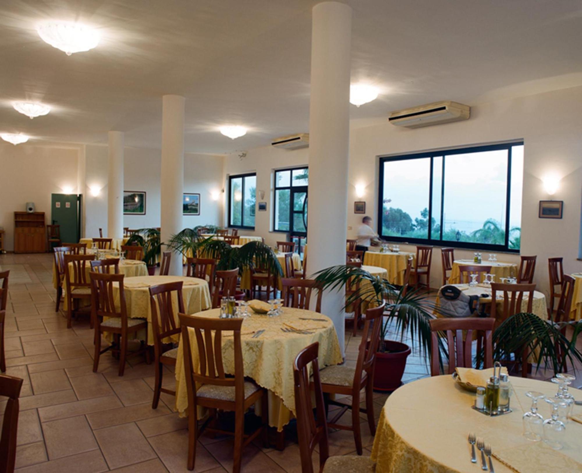Villaggio Pineta Petto Bianco Capo Vaticano Exterior foto