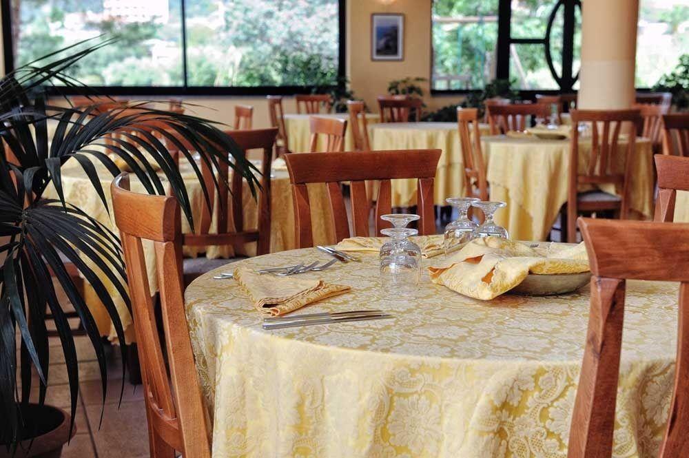 Villaggio Pineta Petto Bianco Capo Vaticano Exterior foto