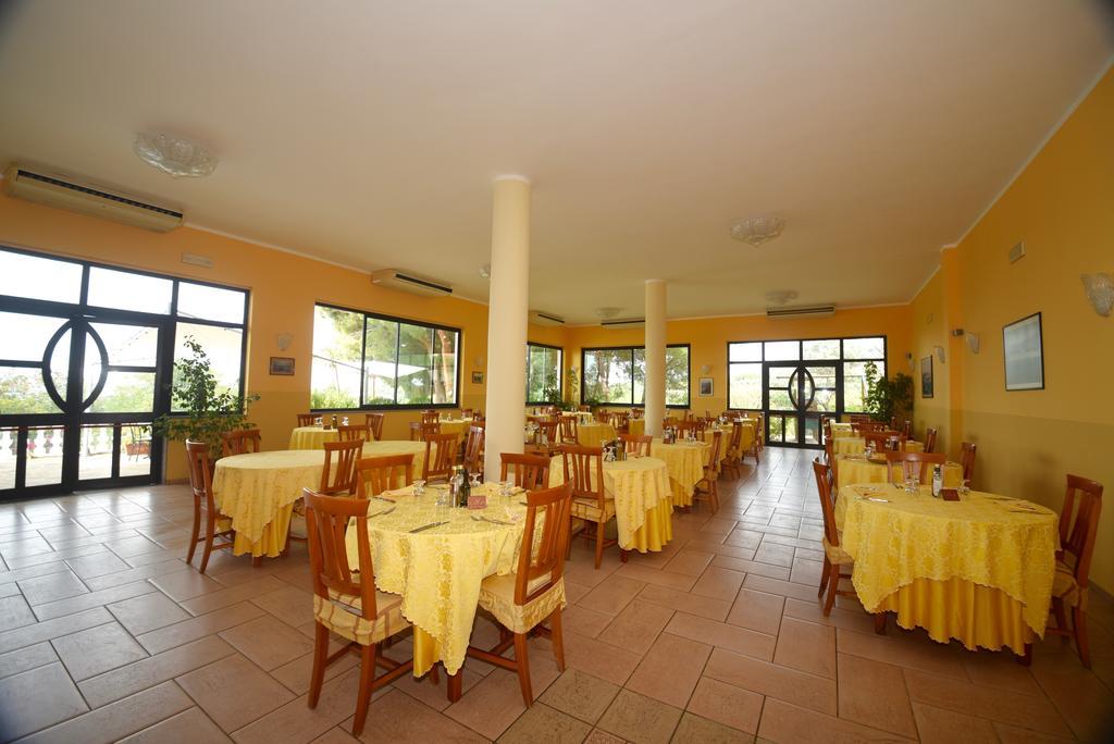 Villaggio Pineta Petto Bianco Capo Vaticano Exterior foto