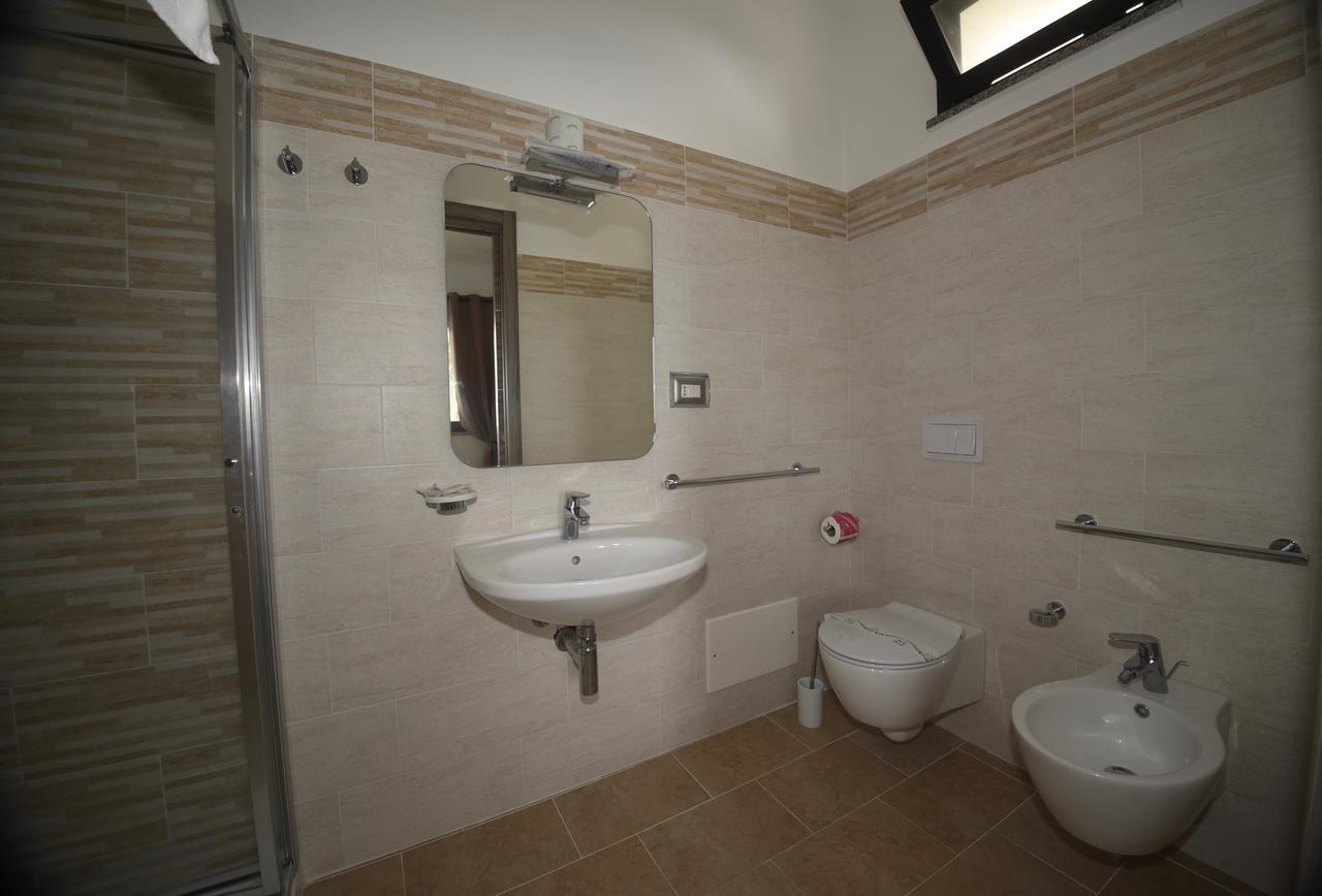Villaggio Pineta Petto Bianco Capo Vaticano Zimmer foto